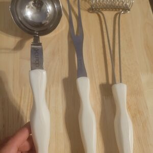 Cutco White Kitchen Utensil Set